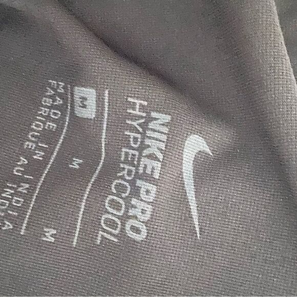 Nike Two Piece Activewear Set. Size Medium - Picture 8 of 9
